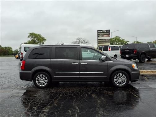 2015 Chrysler Town & Country Touring-L