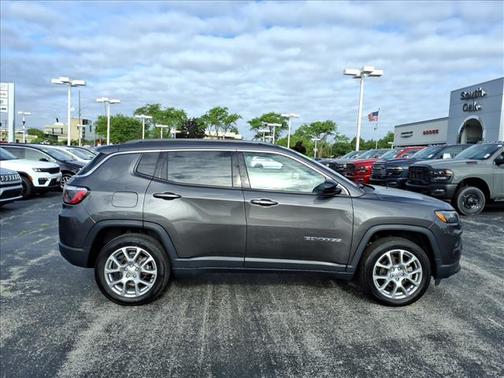 Granite Crystal Metallic Clearcoat 2022 Jeep Compass Latitude Lux