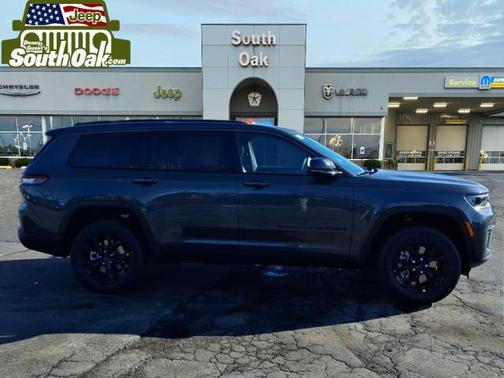 Baltic Gray Metallic Clearcoat 2026 Jeep Grand Cherokee L Altitude