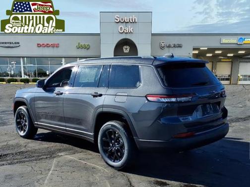 Baltic Gray Metallic Clearcoat 2026 Jeep Grand Cherokee L Altitude