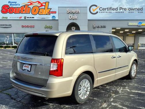2016 Chrysler Town & Country Limited