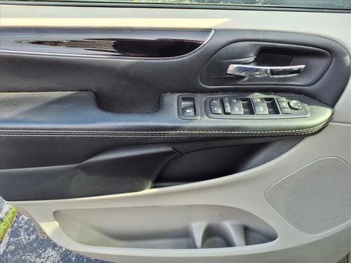 2016 Chrysler Town & Country Limited
