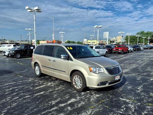 2016 Chrysler Town & Country Limited