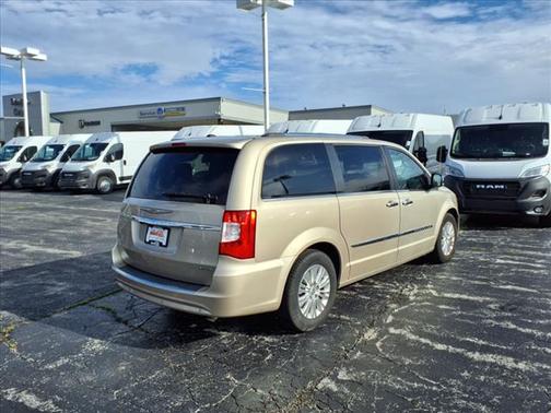 2016 Chrysler Town & Country Limited