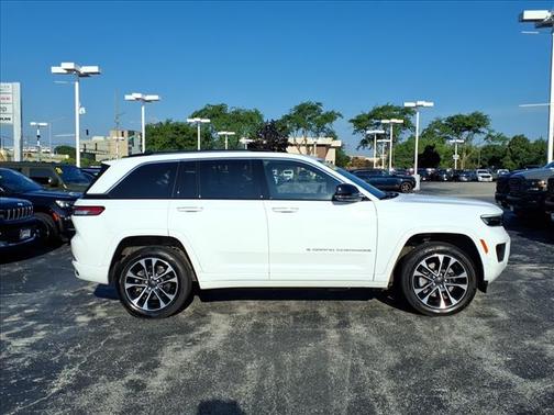 Bright White Clearcoat 2023 Jeep Grand Cherokee 4xe Overland