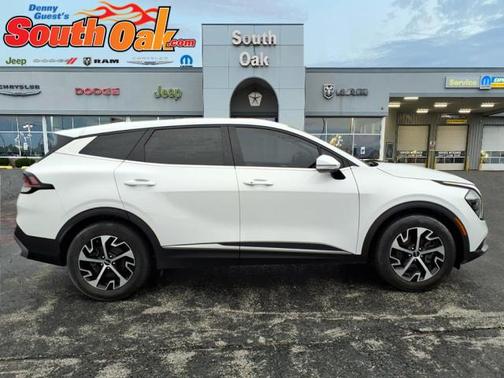 Glacial White Pearl 2023 Kia Sportage EX