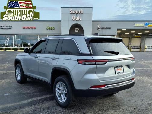 2026 Jeep Grand Cherokee Laredo