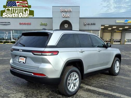 2026 Jeep Grand Cherokee Laredo
