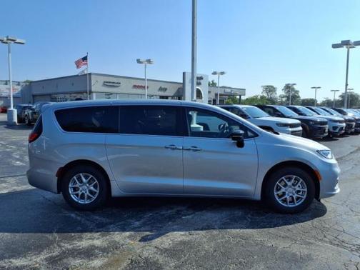 Silver Mist Clearcoat 2026 Chrysler Pacifica L
