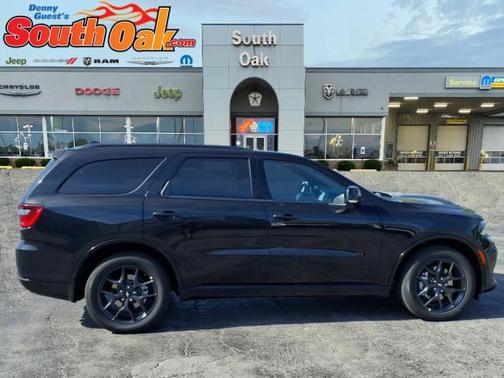 DB Black Crystal Clearcoat 2026 Dodge Durango GT Plus
