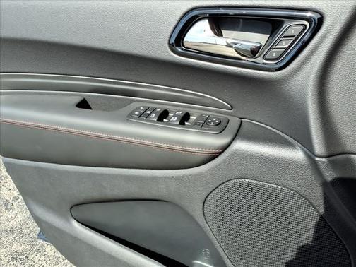 DB Black Crystal Clearcoat 2026 Dodge Durango GT Plus