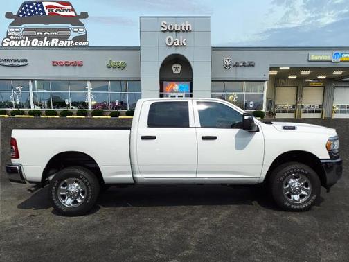 2024 RAM 2500 Tradesman Crew Cab 4x4 6'4' Box