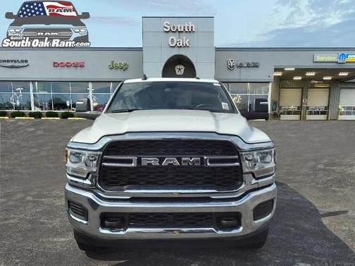2024 RAM 2500 Tradesman Crew Cab 4x4 6'4' Box