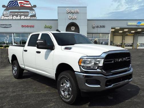 2024 RAM 2500 Tradesman Crew Cab 4x4 6'4' Box