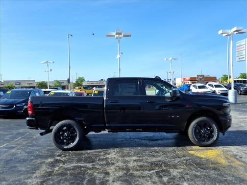 Diamond Black Crystal Pearlcoat 2026 RAM 2500 Laramie Crew Cab 4x4 6'4' Box