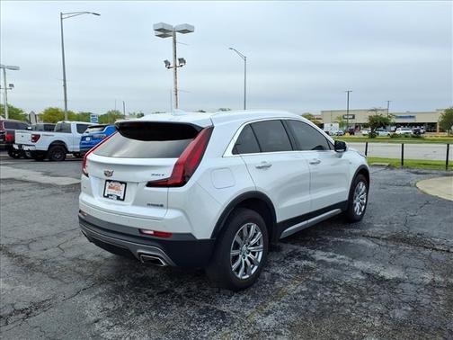Crystal White Tricoat 2022 Cadillac XT4 Premium Luxury
