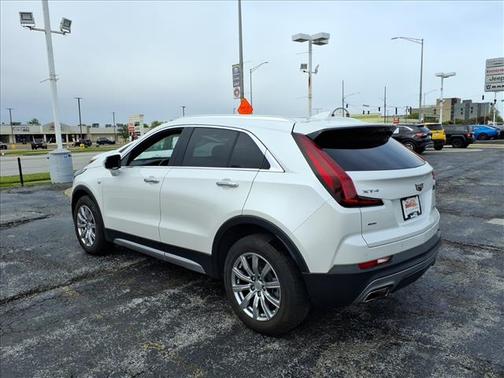 Crystal White Tricoat 2022 Cadillac XT4 Premium Luxury