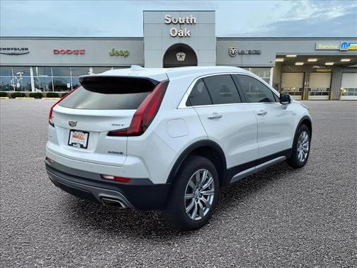 Crystal White Tricoat 2022 Cadillac XT4 Premium Luxury