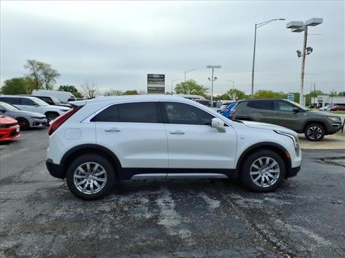 Crystal White Tricoat 2022 Cadillac XT4 Premium Luxury