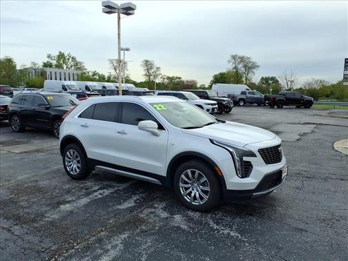 Crystal White Tricoat 2022 Cadillac XT4 Premium Luxury