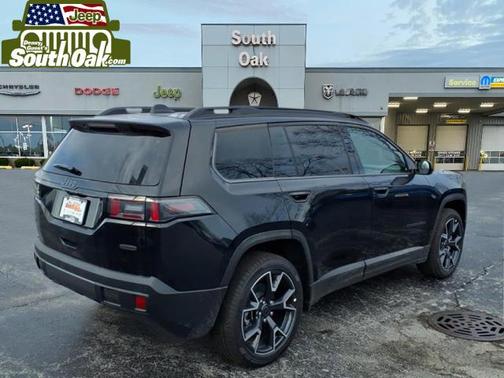 diamond black crystal pearlcoat 2026 Jeep Cherokee Overland