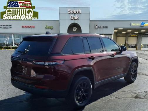 Velvet Red Pearlcoat 2025 Jeep Grand Cherokee Altitude