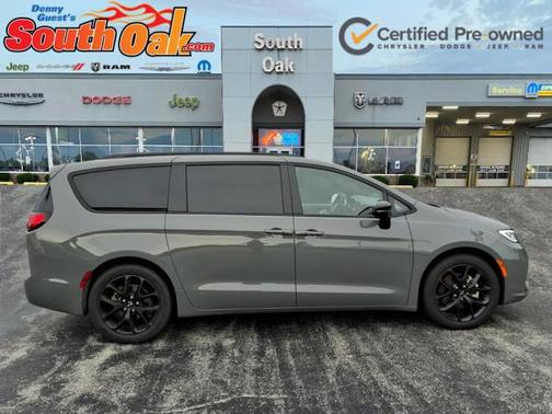 Ceramic Gray Clearcoat 2025 Chrysler Pacifica Limited