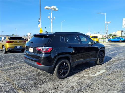 Diamond Black Crystal Pearlcoat 2023 Jeep Compass Latitude
