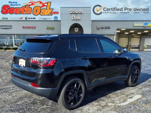 Diamond Black Crystal Pearlcoat 2023 Jeep Compass Latitude