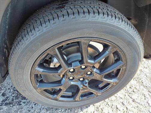 Diamond Black Crystal Pearlcoat 2023 Jeep Compass Latitude