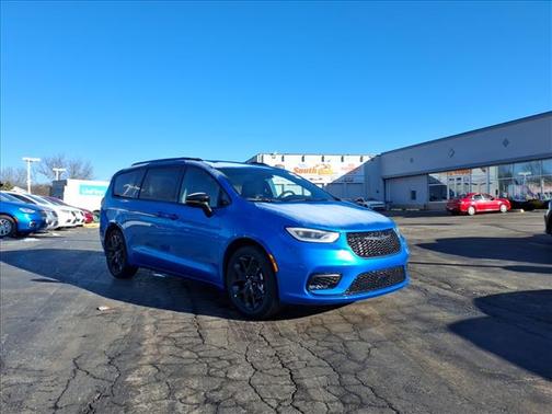 2026 Chrysler Pacifica L