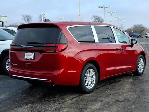 Red Hot Pearlcoat 2026 Chrysler Pacifica L