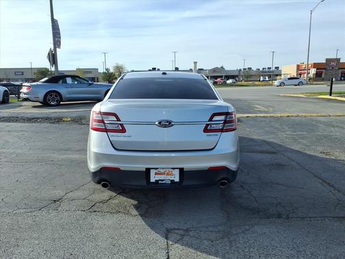 2017 Ford Taurus SE