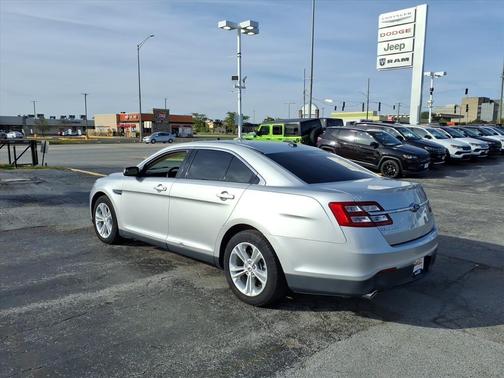 2017 Ford Taurus SE