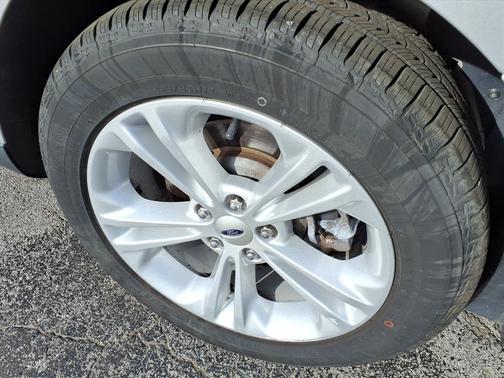 2017 Ford Taurus SE