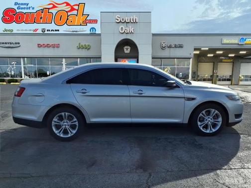 2017 Ford Taurus SE