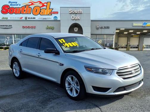 2017 Ford Taurus SE