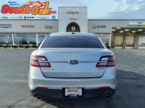 2017 Ford Taurus SE