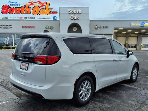 2026 Chrysler Voyager LX