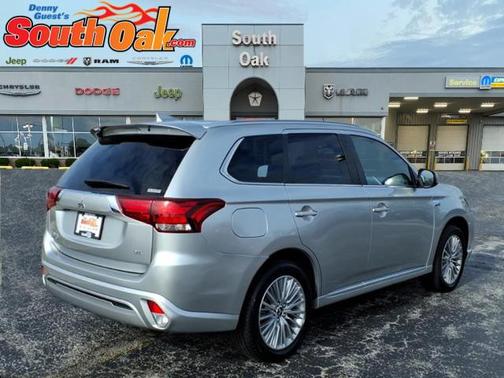 Alloy Silver Metallic 2022 Mitsubishi Outlander PHEV SEL