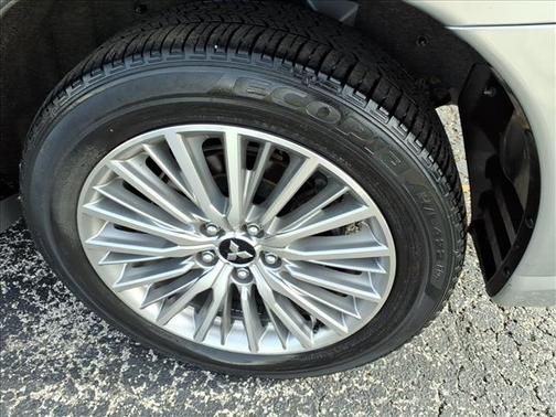 Alloy Silver Metallic 2022 Mitsubishi Outlander PHEV SEL