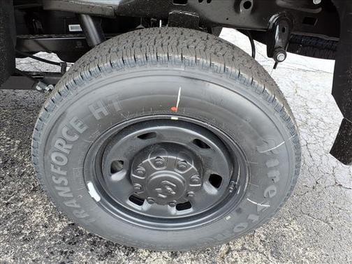 Diamond Black Crystal Pearlcoat 2026 RAM 2500 Tradesman Crew Cab 4x4 6'4' Box