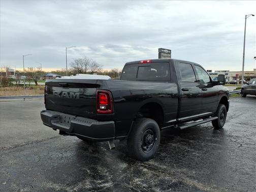 Diamond Black Crystal Pearlcoat 2026 RAM 2500 Tradesman Crew Cab 4x4 6'4' Box
