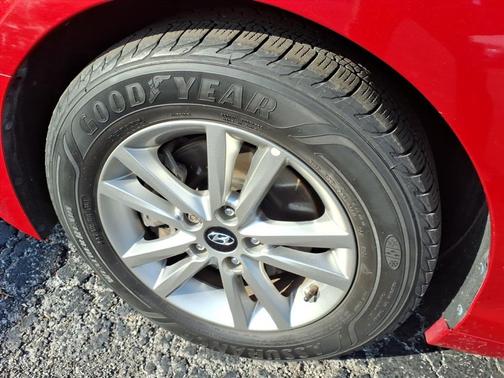 2017 Hyundai SONATA SE