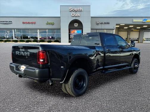 Diamond Black Crystal Pearlcoat 2027 RAM 3500 Tradesman