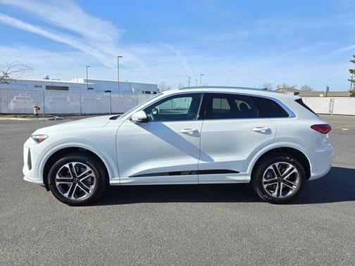 2025 Audi Q5 Premium TFSI quattro S tronic