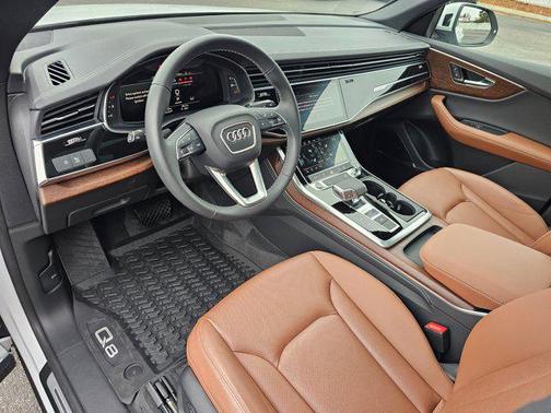 2025 Audi Q8 Premium Plus 55 TFSI quattro