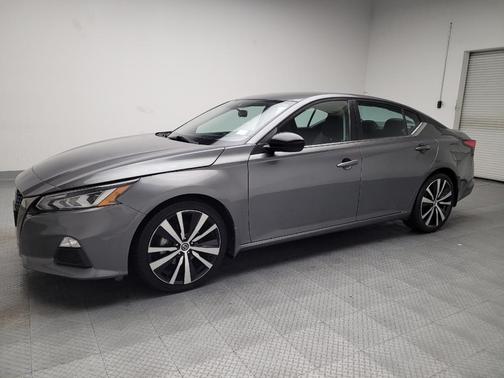 2022 Nissan Altima SR FWD