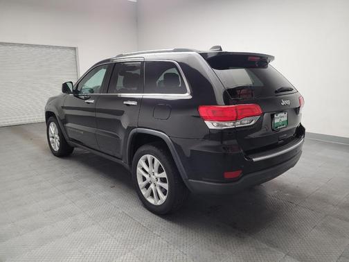 Diamond Black Crystal Pearlcoat 2017 Jeep Grand Cherokee Limited