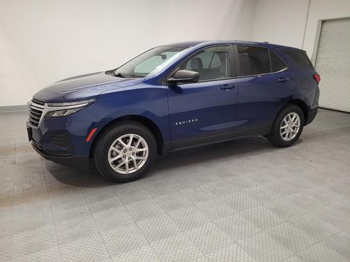 Blue Glow Metallic 2022 Chevrolet Equinox LS